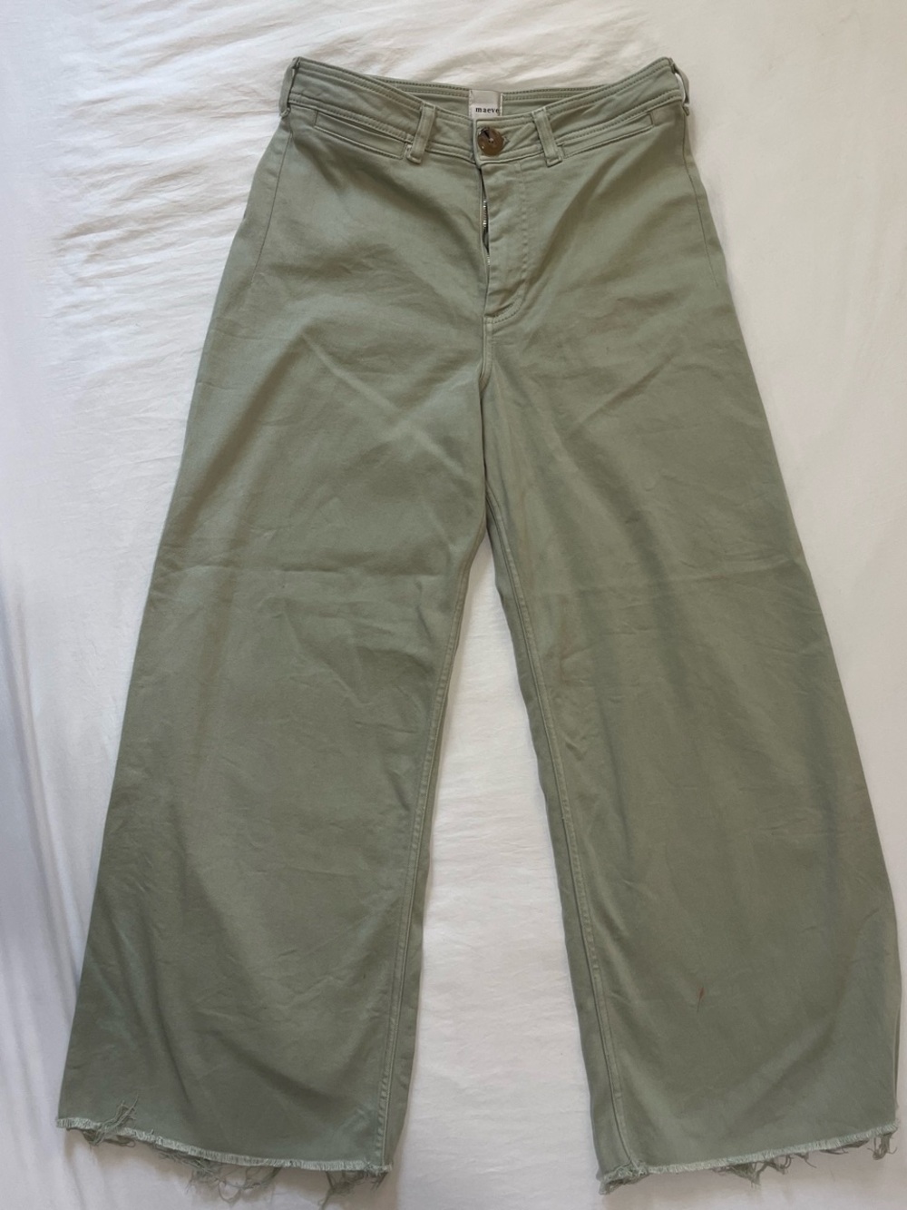 Sage green wide leg, high waisted stretchy jeans